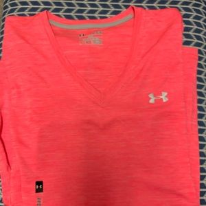 Under Armor Ladies Shirt NEW
